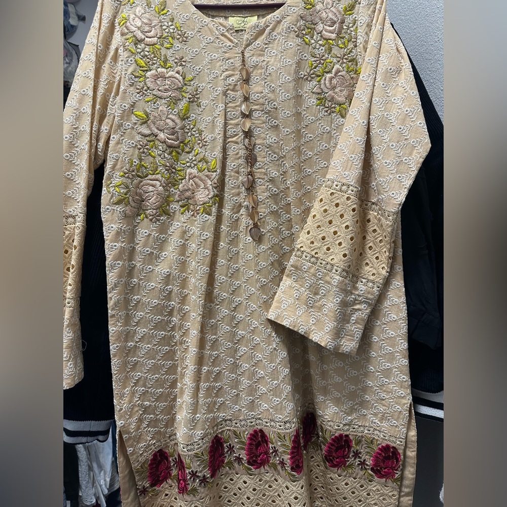 Beautiful ANSAB JAHANGIR Embroidered Kurta.